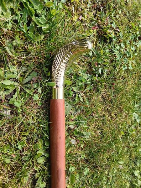 Grote foto wandelstok cobra messing legering hout antiek en kunst curiosa en brocante