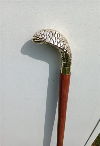Grote foto wandelstok cobra messing legering hout antiek en kunst curiosa en brocante