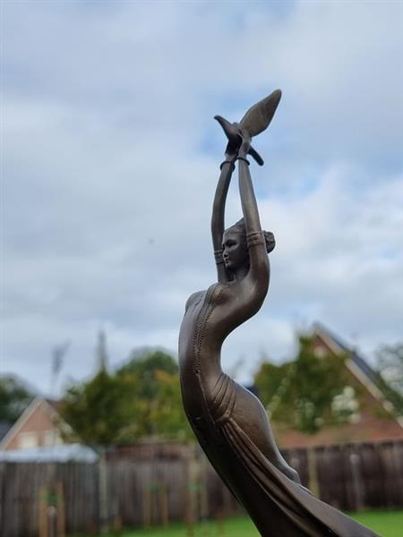 Grote foto beeld artistic bronze lady with bird 39 cm brons marmer antiek en kunst curiosa en brocante