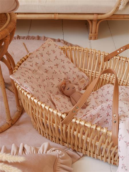 Grote foto zachte velvet kussen met volant light brown licht bruin kinderen en baby complete kinderkamers