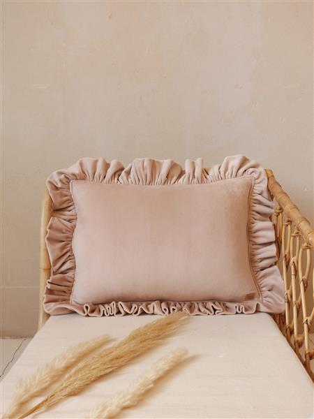 Grote foto zachte velvet kussen met volant beige latte beige latte kinderen en baby complete kinderkamers
