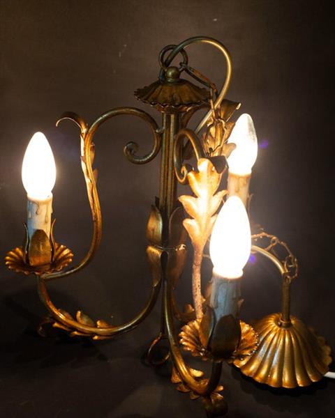 Grote foto li puma firenze plafondlamp drielichtskroonluchter met gouden bladeren gouden metaal antiek en kunst curiosa en brocante