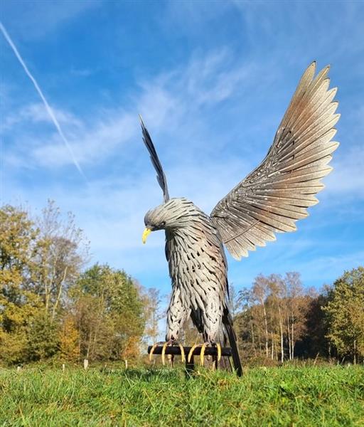 Grote foto beeldje hunting eagle lifelike metal antiek en kunst curiosa en brocante