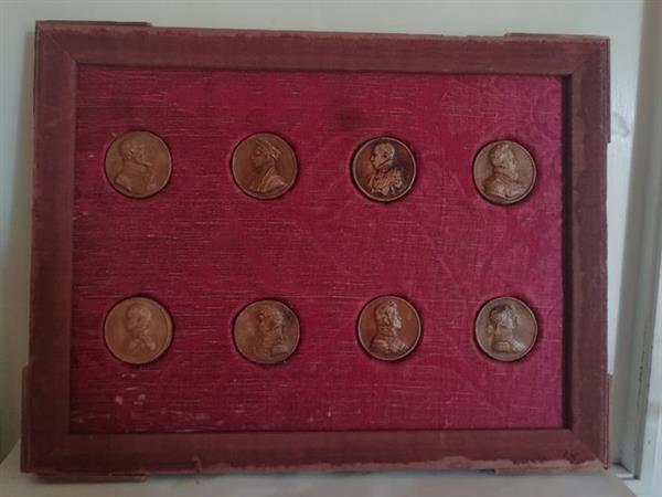 Grote foto themacollectie 19e eeuw zeldzaam 8 koning van frankrijk wassen munten antiek en kunst curiosa en brocante