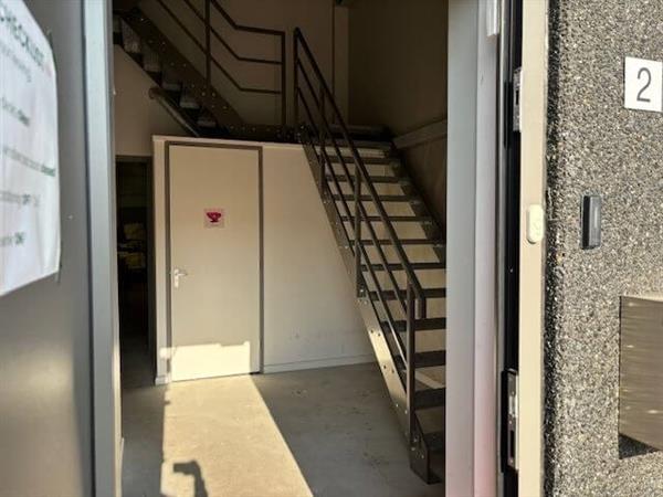 Grote foto te huur bedrijfspand oregondreef 2 utrecht huizen en kamers bedrijfspanden