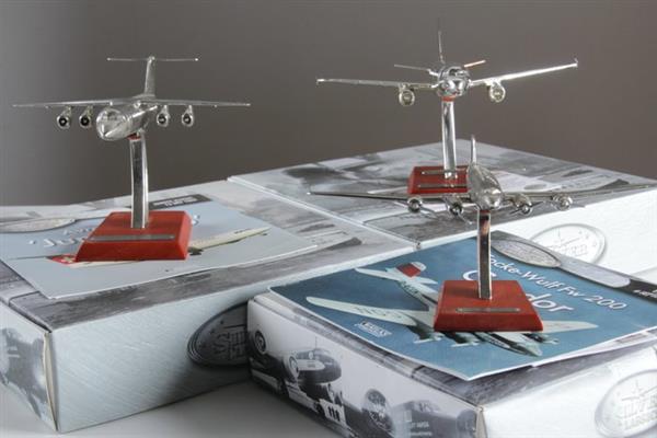 Grote foto editions atlas 1 200 modelvliegtuig focke wulf fw200 condor avro rj100 jumbolino airbus a31 antiek en kunst curiosa en brocante