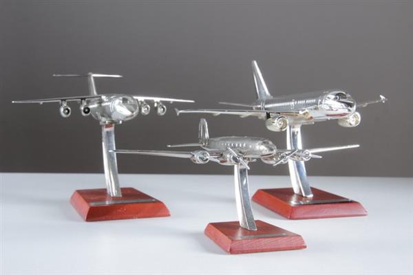 Grote foto editions atlas 1 200 modelvliegtuig focke wulf fw200 condor avro rj100 jumbolino airbus a31 antiek en kunst curiosa en brocante