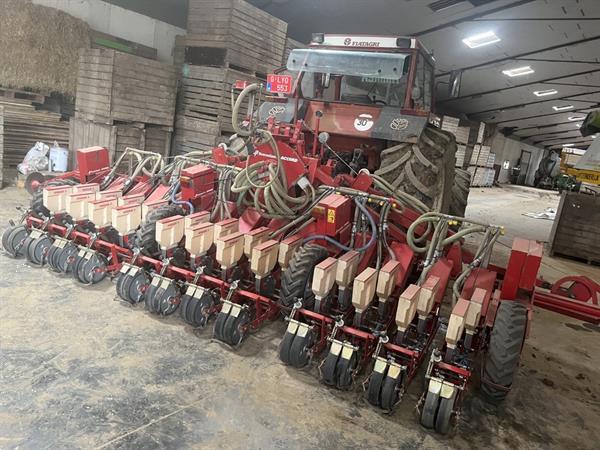 Grote foto accord miniair s pneumatische precisiezaaimachine 12 dubbele rijen voor 3 bedden agrarisch zaaimachines