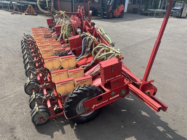 Grote foto accord miniair s pneumatische precisiezaaimachine 12 dubbele rijen voor 3 bedden agrarisch zaaimachines