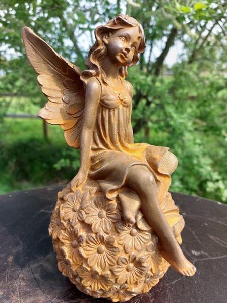 Grote foto beeld statue angel on sphere with finish in flower motif 21 cm ijzer gegoten antiek en kunst curiosa en brocante