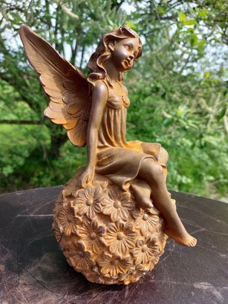 Grote foto beeld statue angel on sphere with finish in flower motif 21 cm ijzer gegoten antiek en kunst curiosa en brocante