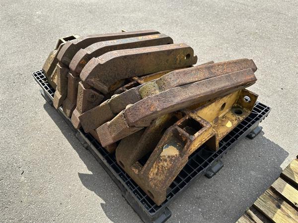 Grote foto caterpillar ballastblok en rippertanden met houders doe het zelf en verbouw onderdelen en accessoires