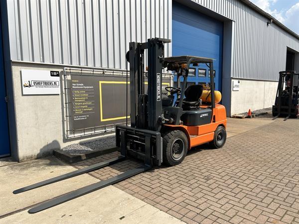 Grote foto vs 21665 triplex lpg heftruck 3500kg 4800mm sideshift vorkenspreider agrarisch heftrucks
