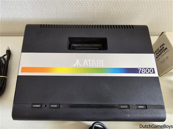 Grote foto atari 7800 console 2 controllers spelcomputers games overige games
