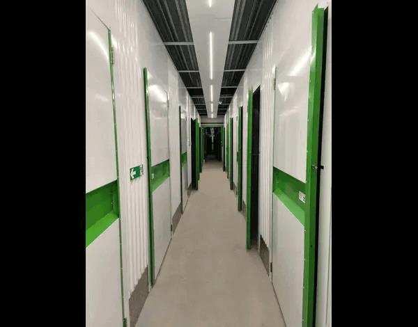 Grote foto te huur self storage kanaaldijk n.o. 100 helmond huizen en kamers bedrijfspanden