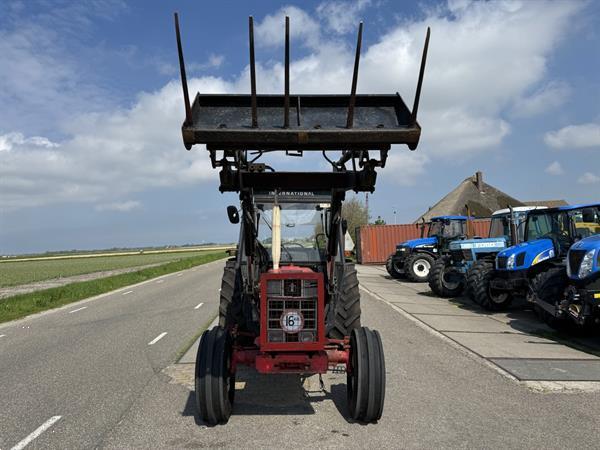 Grote foto international 744 agrarisch tractoren