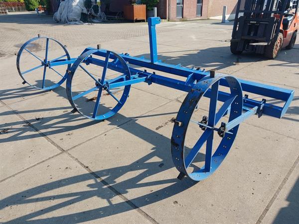Grote foto plantwiel 3 rijen agrarisch zaaimachines