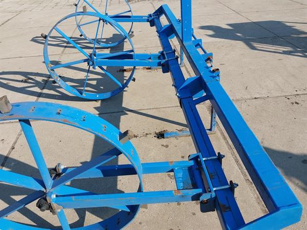 Grote foto plantwiel 3 rijen agrarisch zaaimachines