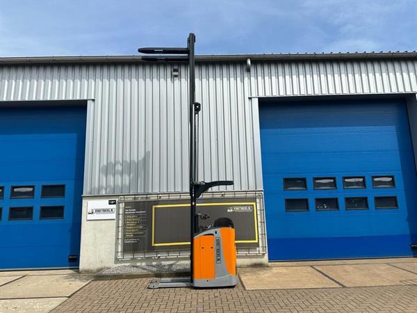 Grote foto vs 21685 elektrische triplex zit stapelaar still 5.166mm doe het zelf en verbouw hefwerktuigen