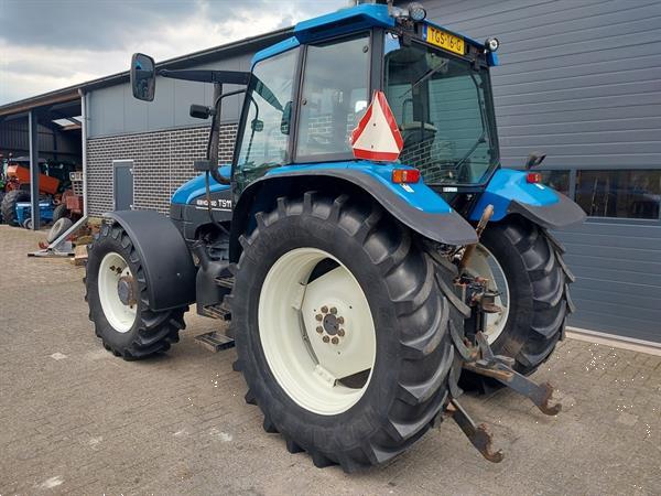 Grote foto new holland ts 115 met kruip versnelling agrarisch tractoren