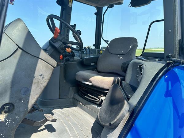 Grote foto new holland tm 140 agrarisch tractoren
