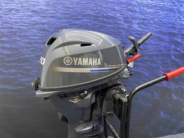Grote foto buitenboord motor yamaha 20 nieuw model met injectie en watersport en boten buiten en binnenboordmotoren