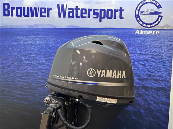 Grote foto buitenboord motor yamaha 60 pk langstaart watersport en boten buiten en binnenboordmotoren