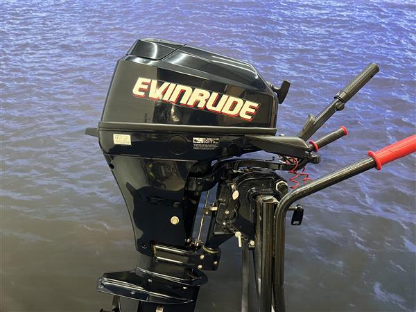 Grote foto evinrude 15pk buitenboordmotor kortstaart knuppel bediend watersport en boten motorboten en jachten