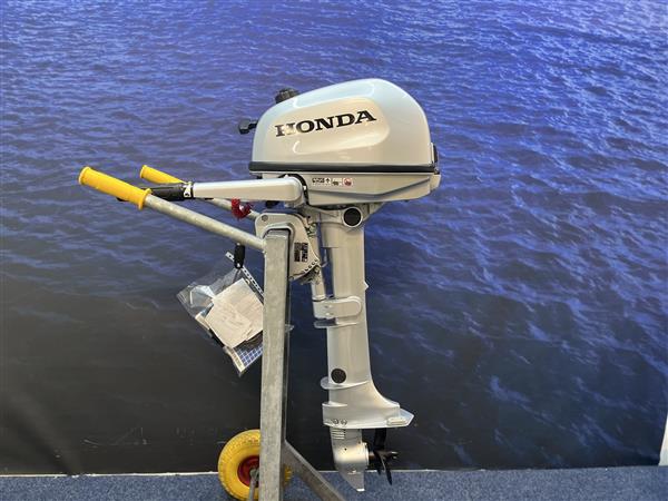 Grote foto honda 6 pk buitenboordmotor langstaart laadspoel watersport en boten buiten en binnenboordmotoren