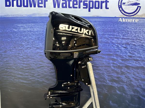Grote foto suzuki 140 pk buitenboordmotor artnr 0857 df140 btl watersport en boten buiten en binnenboordmotoren
