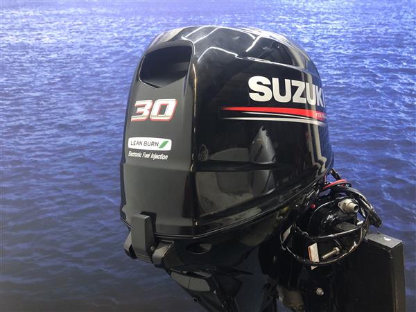 Grote foto suzuki 30 buitenboordmotor kortstaart elektrische start watersport en boten buiten en binnenboordmotoren