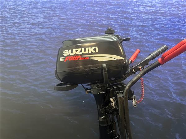Grote foto suzuki 4 pk buitenboordmotor kortstaart watersport en boten buiten en binnenboordmotoren
