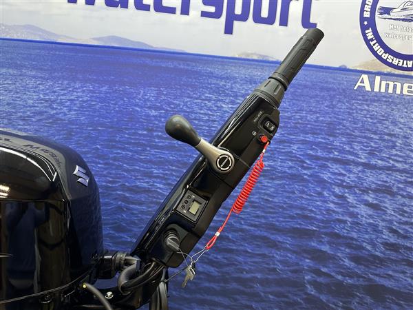 Grote foto suzuki 40 pk buitenboordmotor langstaart el start powertrim watersport en boten buiten en binnenboordmotoren