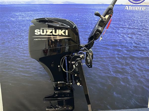 Grote foto suzuki 40 pk buitenboordmotor langstaart el start powertrim watersport en boten buiten en binnenboordmotoren