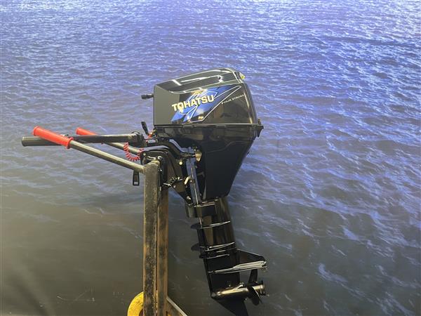 Grote foto tohatsu 8 pk buitenboordmotor 2 cilinders watersport en boten buiten en binnenboordmotoren