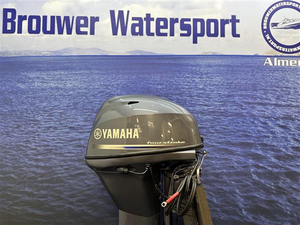 Grote foto yamaha 30 pk buitenboordmotor afstand bediend watersport en boten buiten en binnenboordmotoren