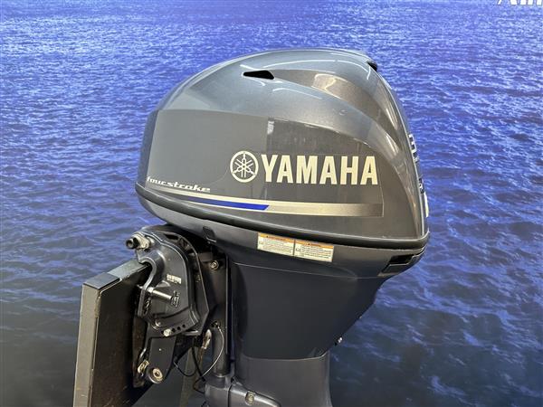Grote foto yamaha 30 pk buitenboordmotor afstand bediend watersport en boten buiten en binnenboordmotoren