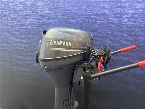 Grote foto yamaha 8 pk hightrust werkmotor langstaart watersport en boten buiten en binnenboordmotoren