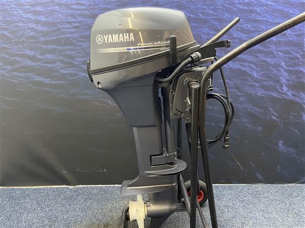 Grote foto yamaha 8 pk hightrust werkmotor langstaart watersport en boten buiten en binnenboordmotoren