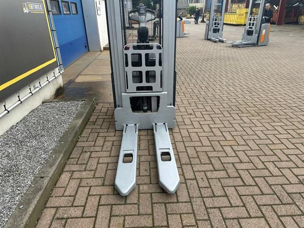 Grote foto vs 21713 elektrische triplex stapelaar still 4266mm freelift bj2018 doe het zelf en verbouw hefwerktuigen