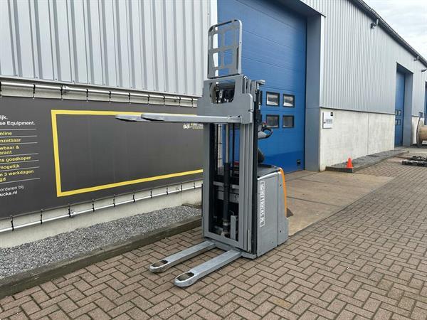 Grote foto vs 21713 elektrische triplex stapelaar still 4266mm freelift bj2018 doe het zelf en verbouw hefwerktuigen
