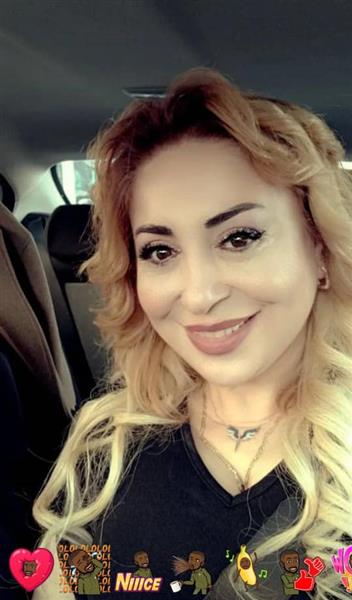 Grote foto op zoek naar een sympathieke man voor een relatie contacten en berichten vrouw zoekt man