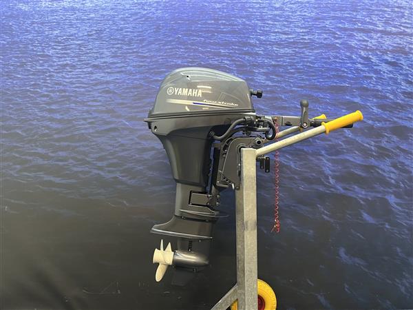 Grote foto yamaha 8 pk buitenboordmotor kortstaart watersport en boten buiten en binnenboordmotoren