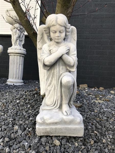 Grote foto beeld knielende engel 58 cm steen tuin en terras tuindecoratie