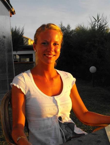Grote foto gezellige man die contact wil contacten en berichten vrouw zoekt man