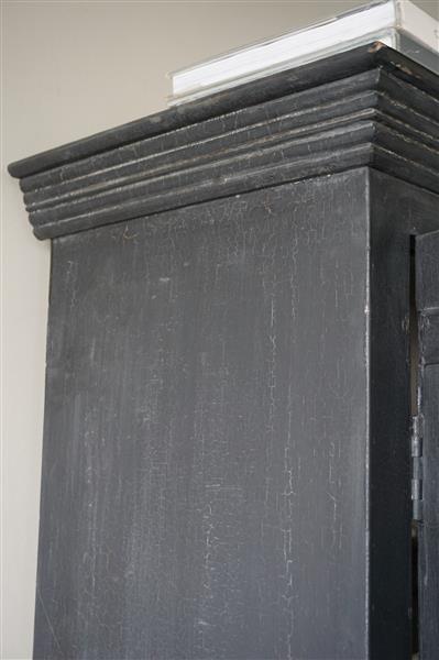 Grote foto oude kast 2 deurs zwart h195 x b88 x d38 cm huis en inrichting woningdecoratie