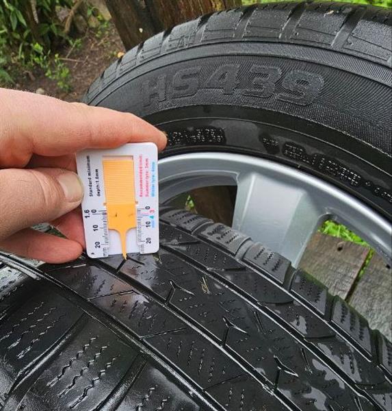 Grote foto 17 lichtmetalen velgen winterbanden 215 60 r17 auto onderdelen banden en velgen