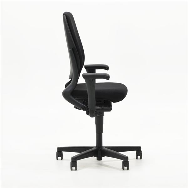 Grote foto 230 bureaustoel hoge rug zwart nieuwe stoffering zwart voetkruis 4d armleggers huis en inrichting stoelen