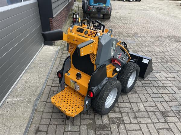Grote foto giant gs900 skid schranklader minishovel nieuw agrarisch shovels