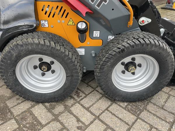 Grote foto giant gs900 skid schranklader minishovel nieuw agrarisch shovels